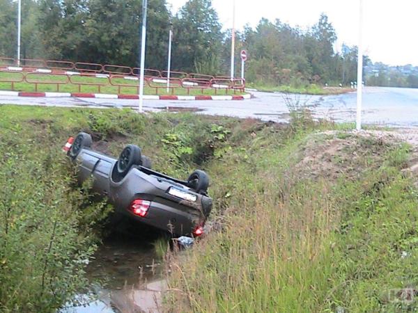В Дагестане «Гранта» вылетела в кювет, ранена женщина